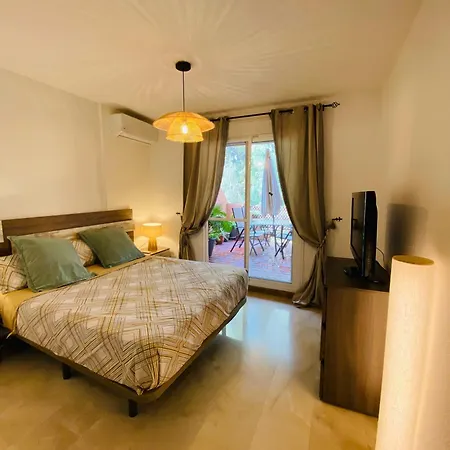 Casares Costa Apartman *